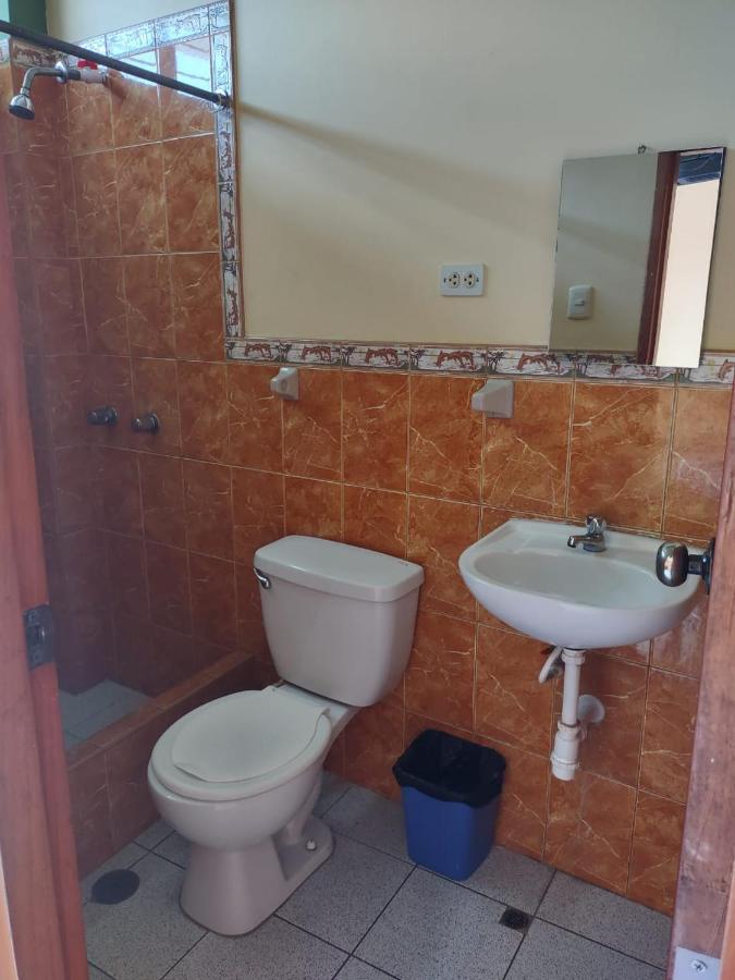 Hotel Sol Y Luna Икитос Екстериор снимка